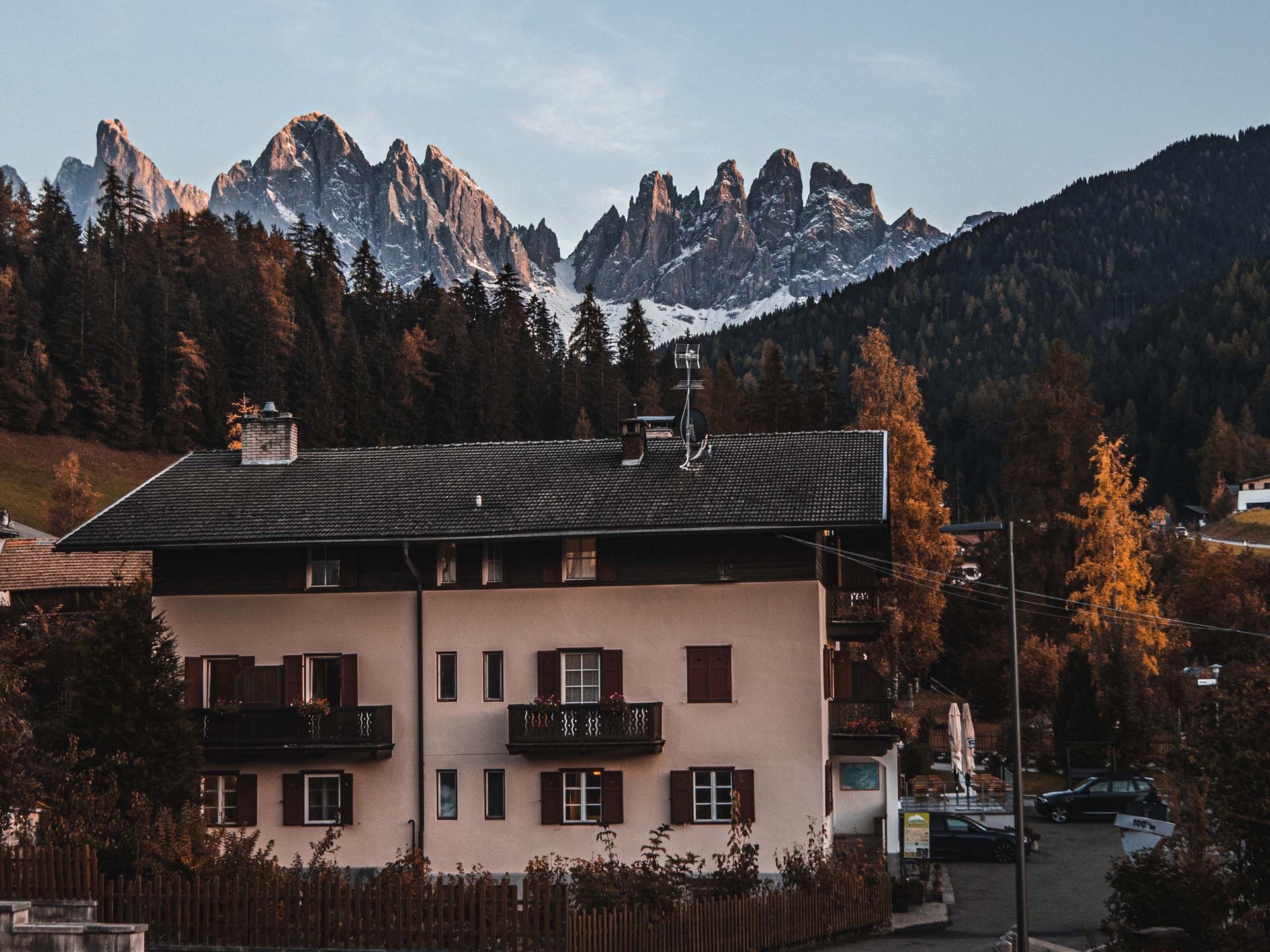 Funes, un rifugio tra le Dolomiti.