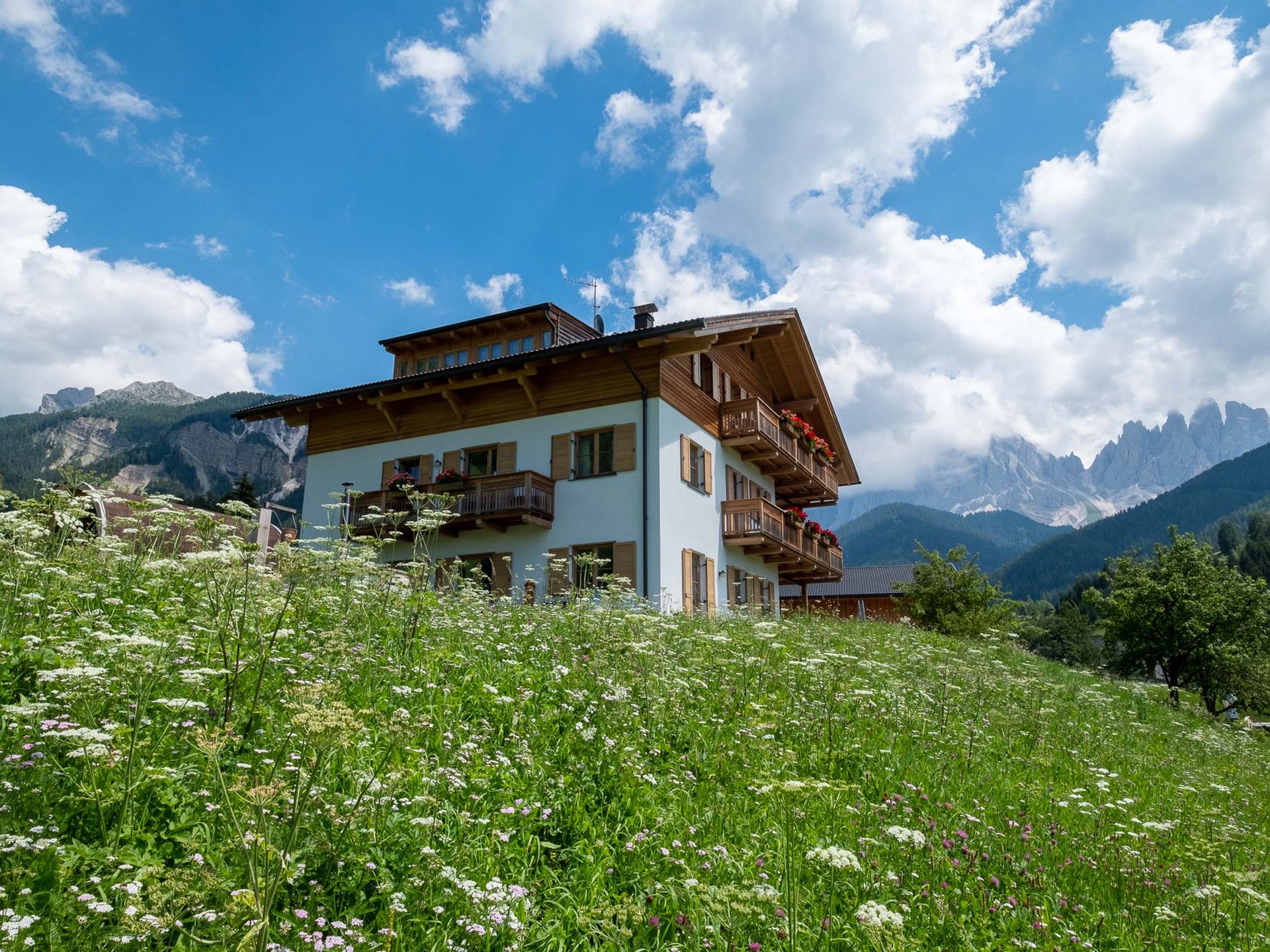 Funes, un rifugio tra le Dolomiti.