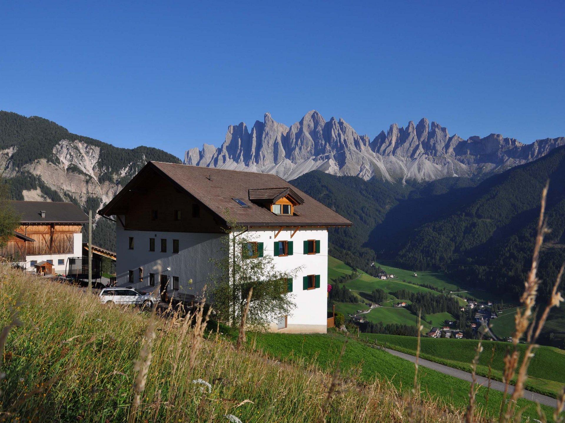 Funes, un rifugio tra le Dolomiti.