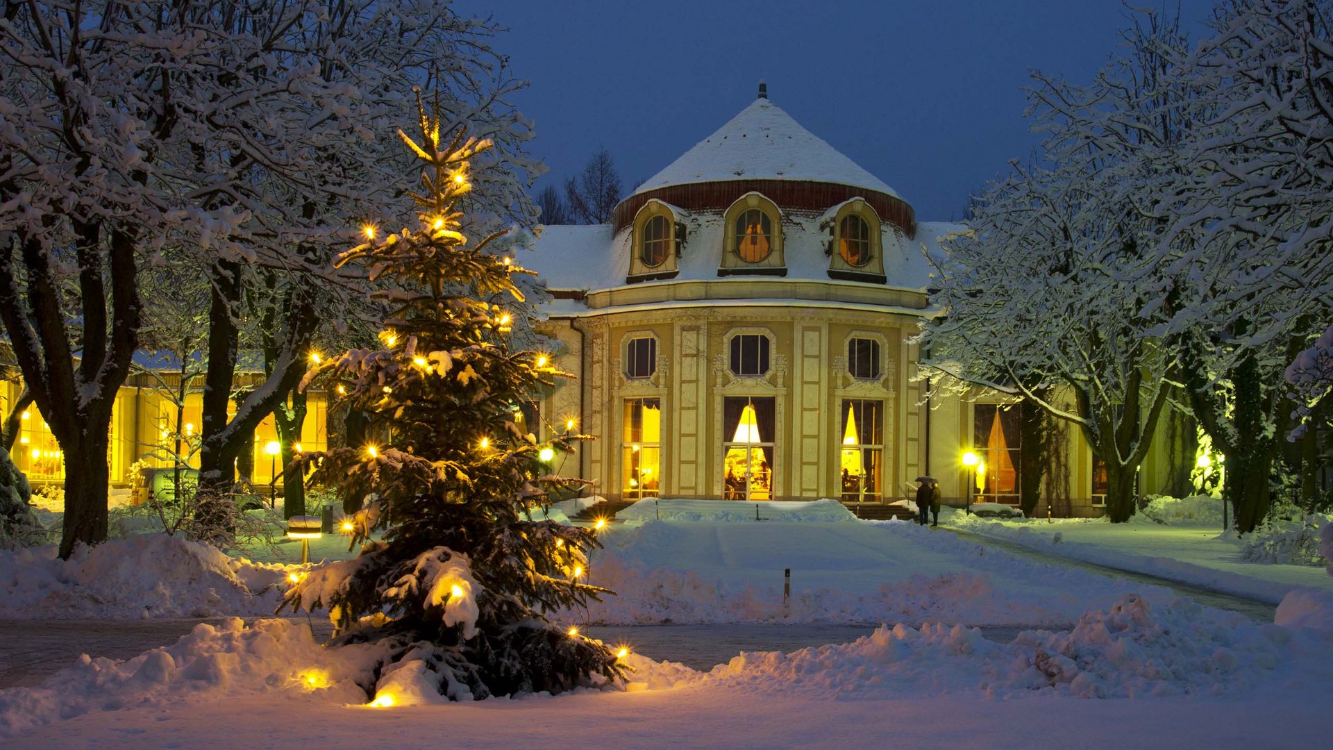 Pictures of gentle eco-tourism in the Alps