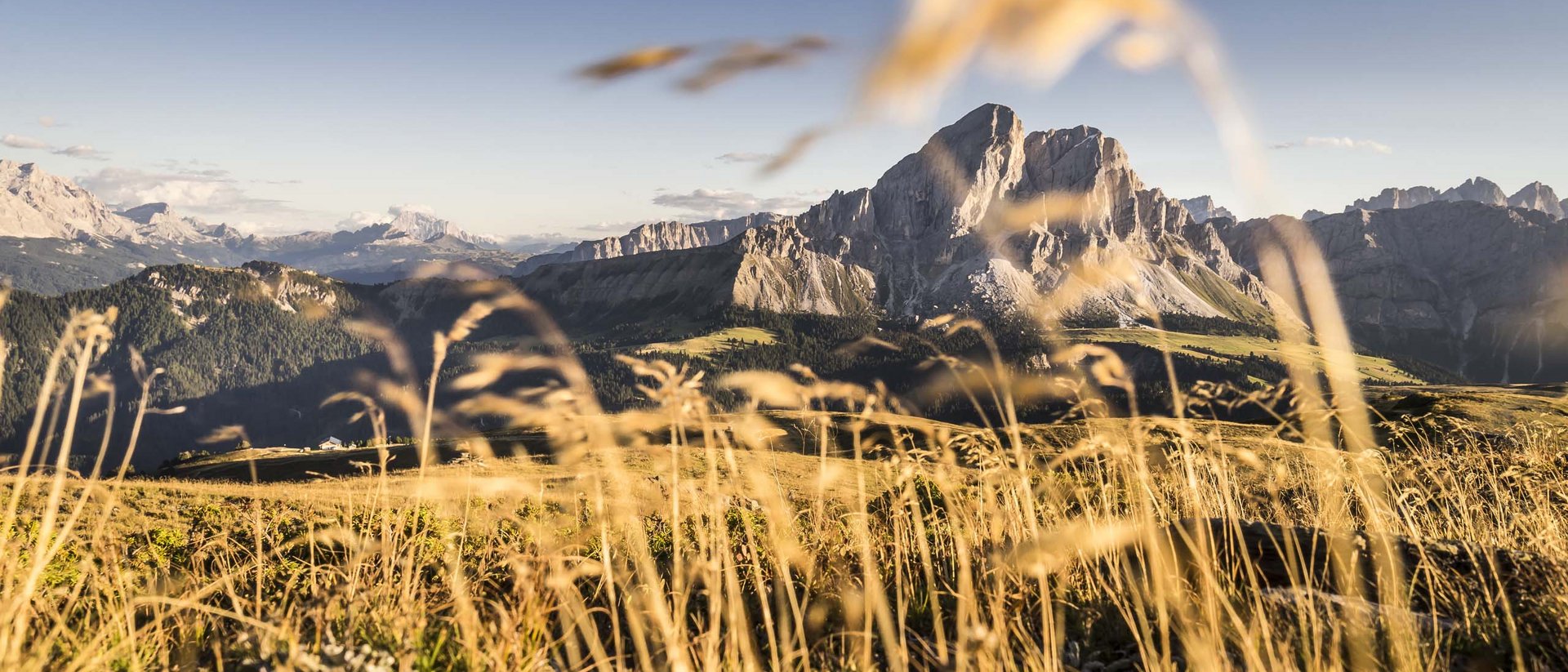 Villnöss - mesto hrepenenja v Dolomitih Villnöss - mesto hrepenenja v Dolomitih