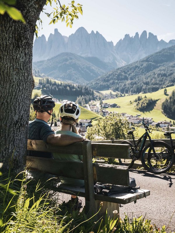 Funes, un rifugio tra le Dolomiti.