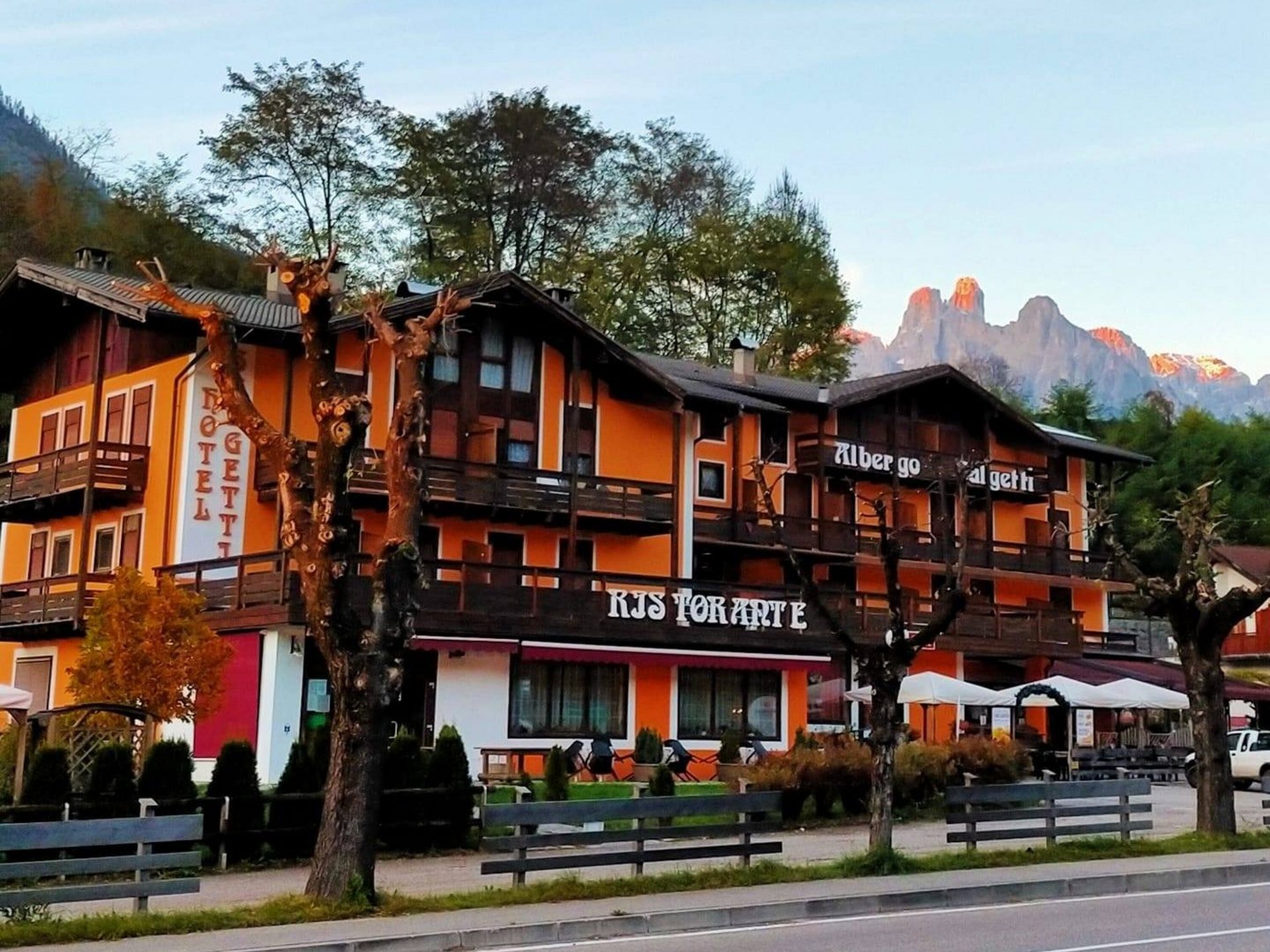 La maestosità delle Dolomiti a Primiero San Martino di Castrozza